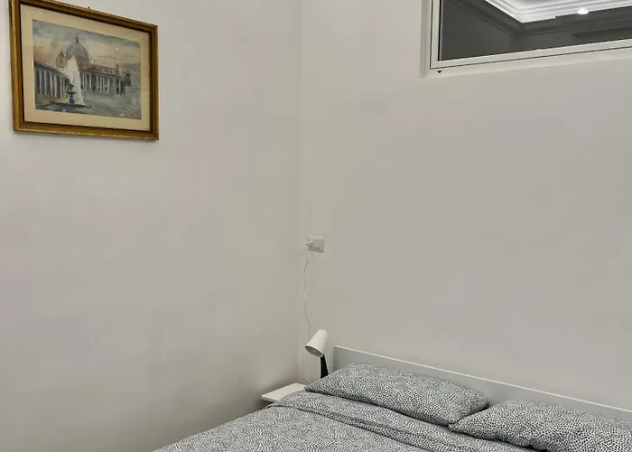 Domus Giovanna Guest house 4*